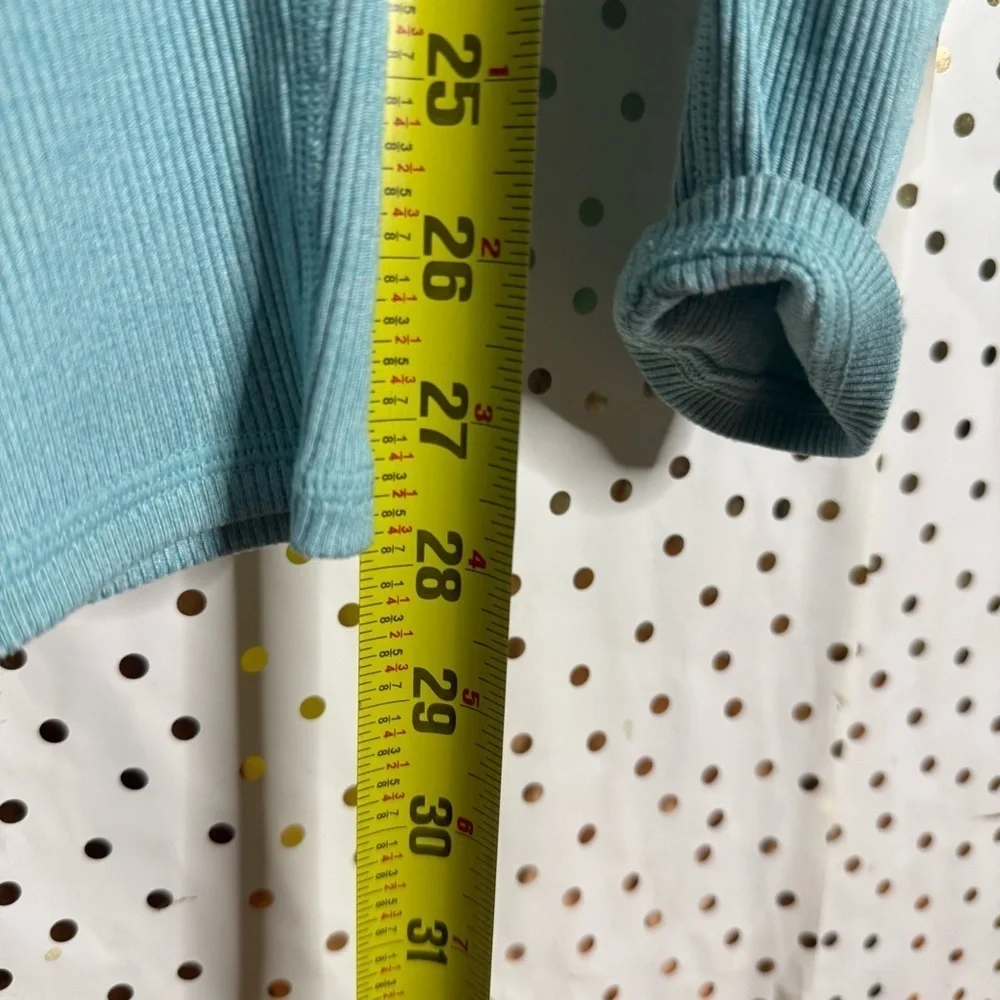 Alo Yoga Light Blue High-Waisted Leggings